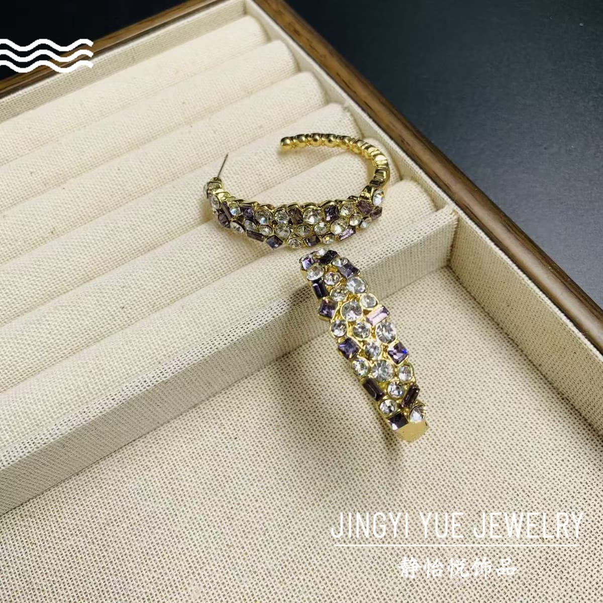 1580 gold purple stud earrings