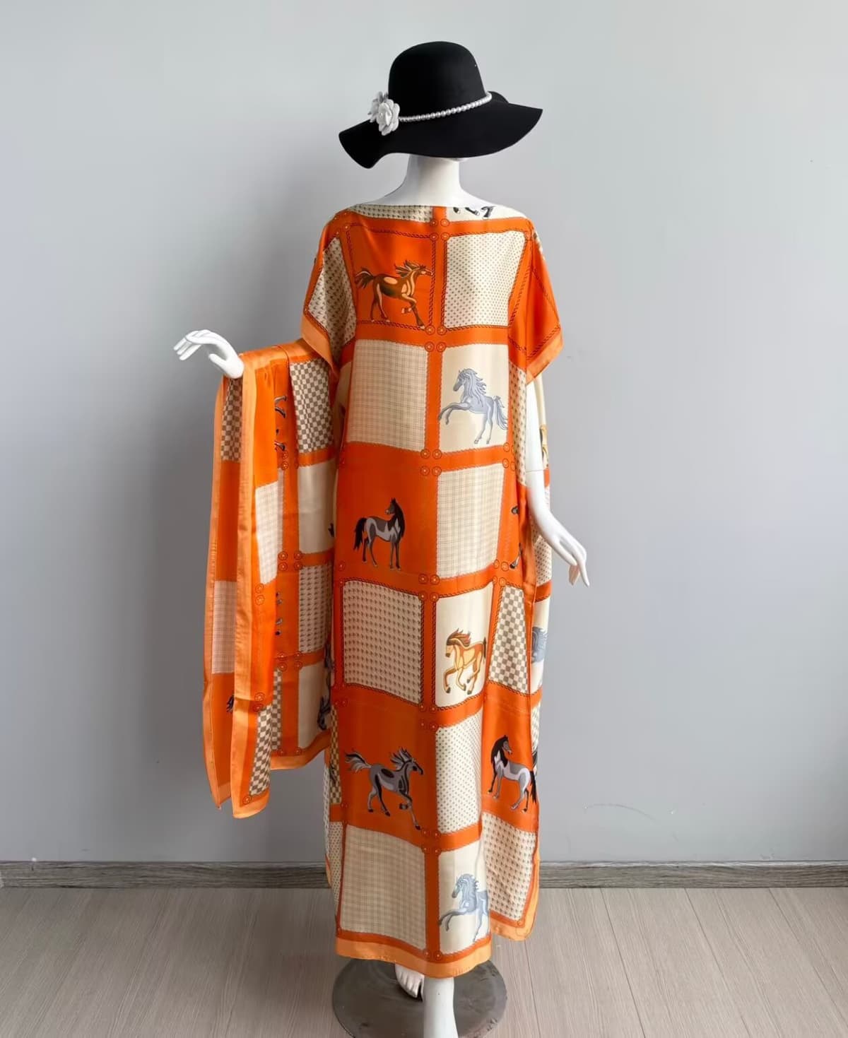605-four grid horse orange