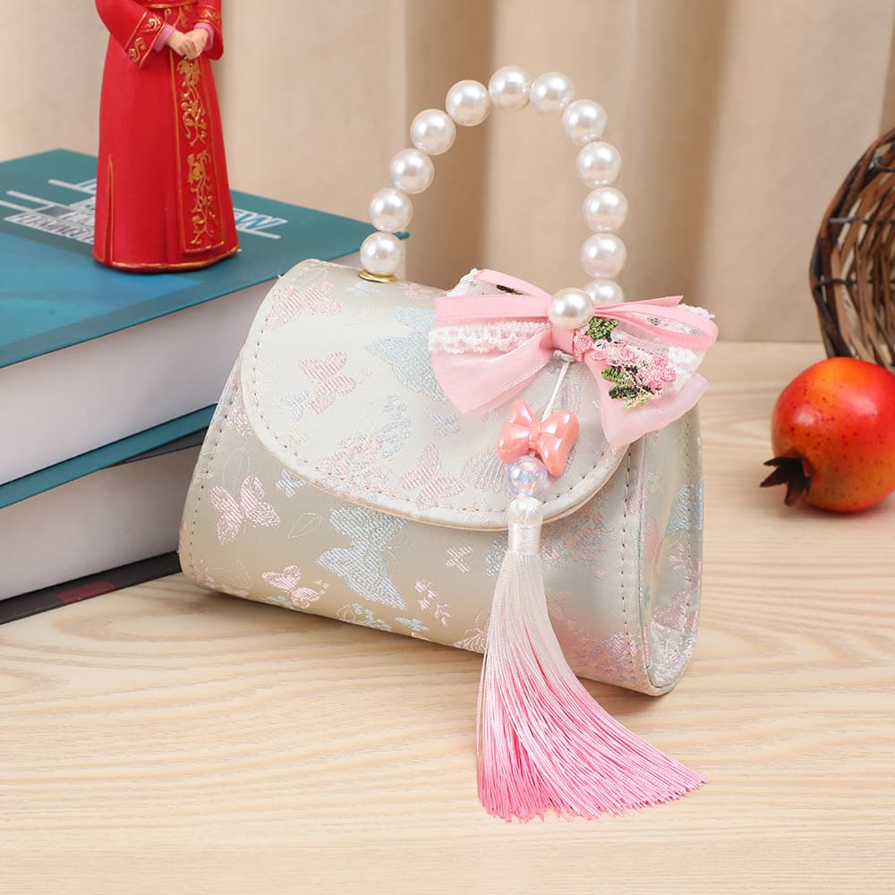 Bow tassel