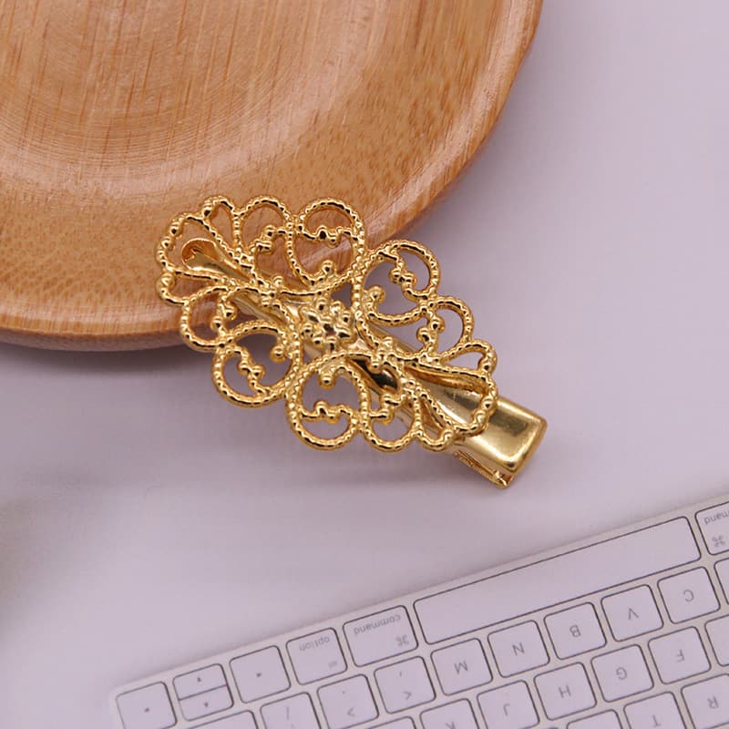 Oval clip gold