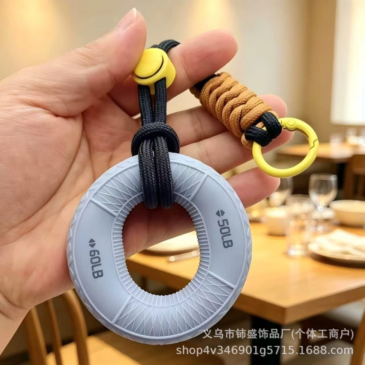 Gray grip ring + lanyard