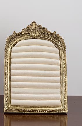 White photo frame ring display stand - large