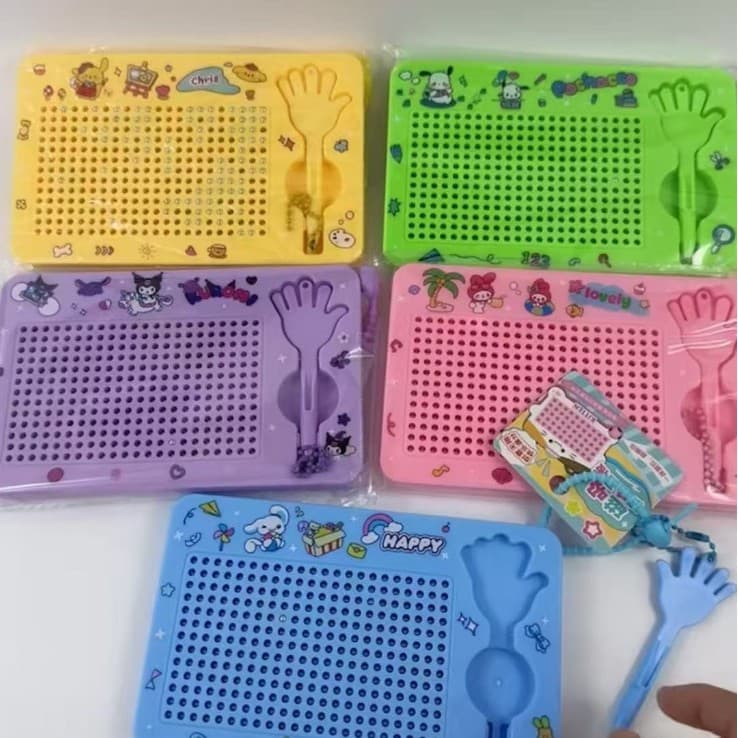 Large size 16cm with maze on the back/yellow