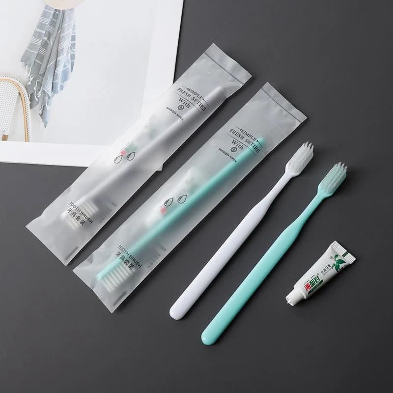 Soft film packaging + white and green small semi-circular toothbrush + [double-sided needle toothpaste]