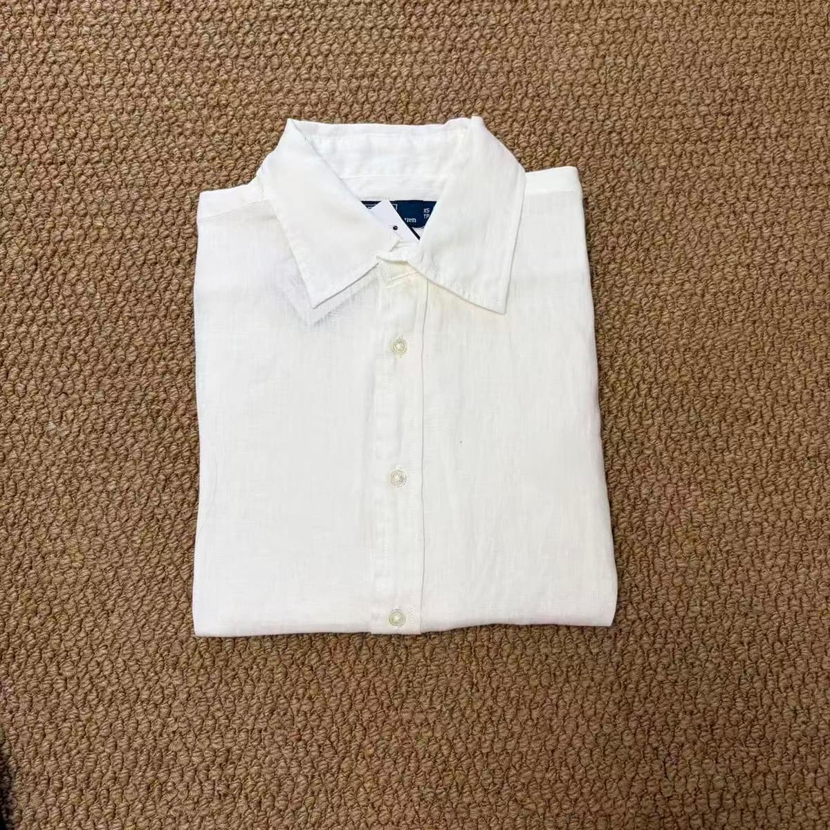 White*navy blue label