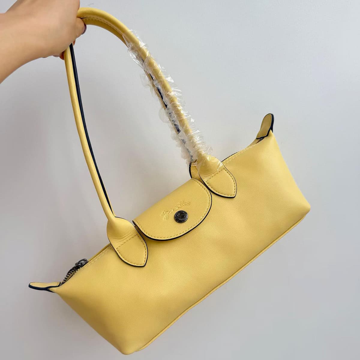 Baguette lemon yellow