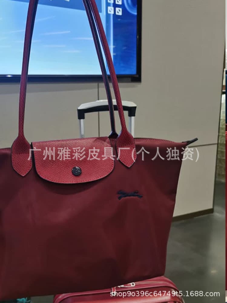Anniversary wine red