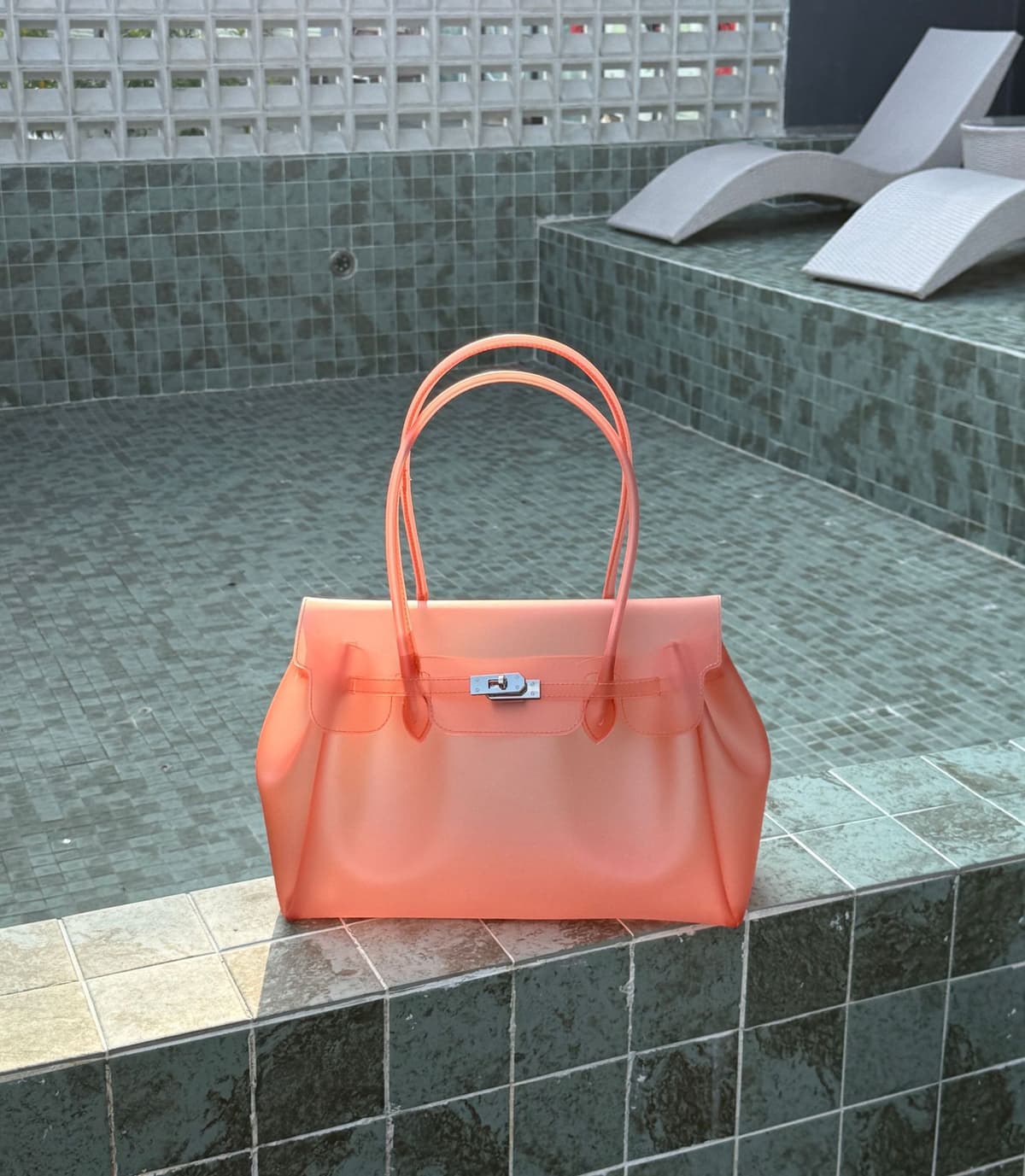 Tpu transparent orange (with nails at the bottom)
