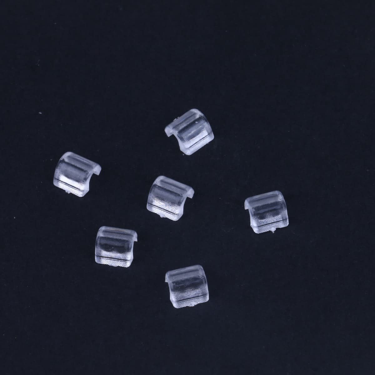 U-shaped transparent small base 0.8*0.7cm