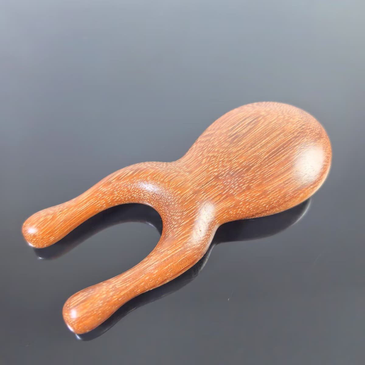 Dragon and phoenix sandalwood frog massage comb