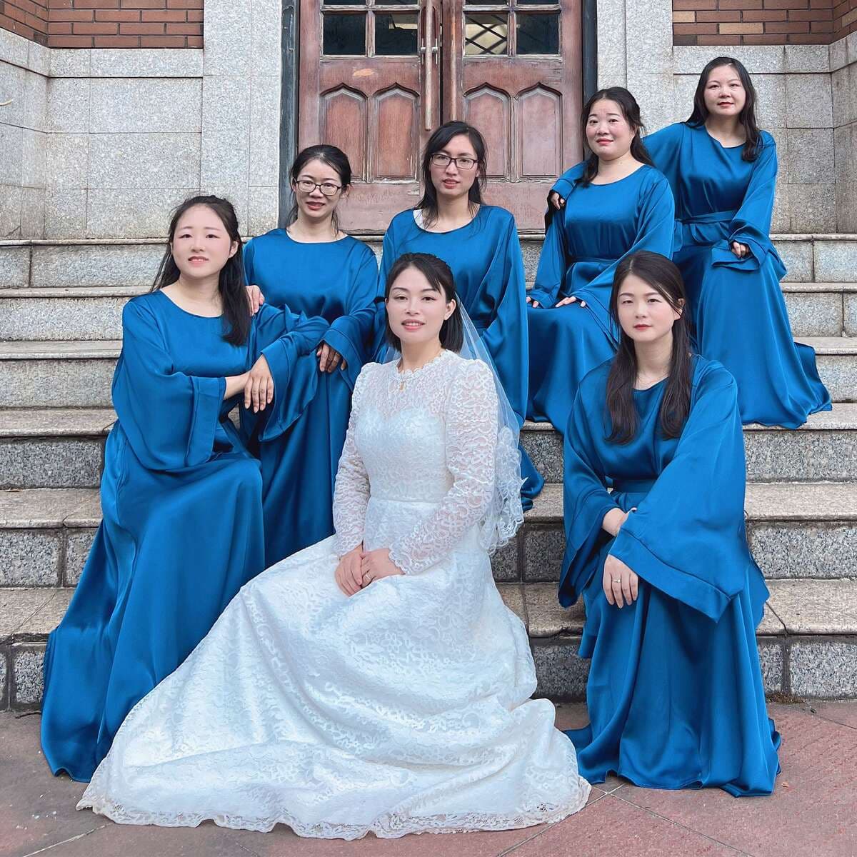 2023loriya simple temperament solid color wedding bridesmaid dress robe dress 3