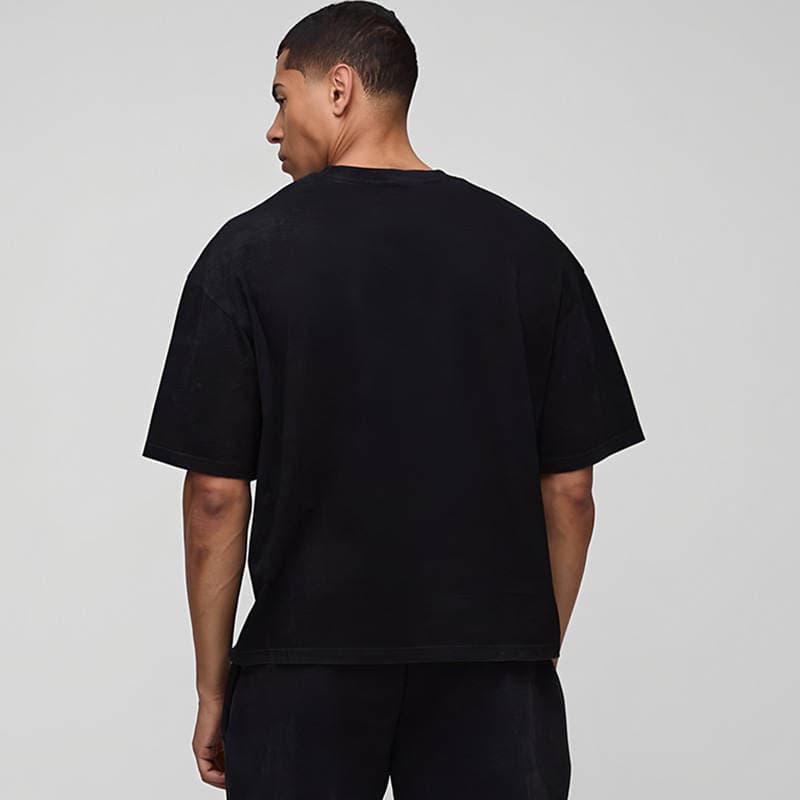 Kişilər üçün 240 qramlıq ağır pambıqdan, enli çiyinli, boş kəsimli, küçə üslublu qısaqol yay t-shirt. 3