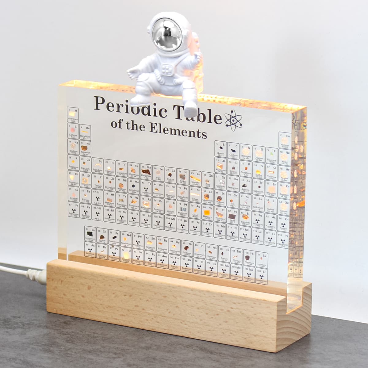[embedded with 83 elements] transparent model + usb light base + silver astronaut ornament