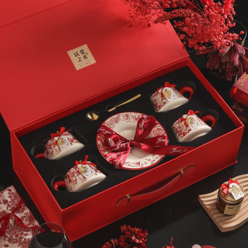 Festive rose coffee cup and saucer [4 cups, 4 saucers, 4 spoons in exquisite gift box]