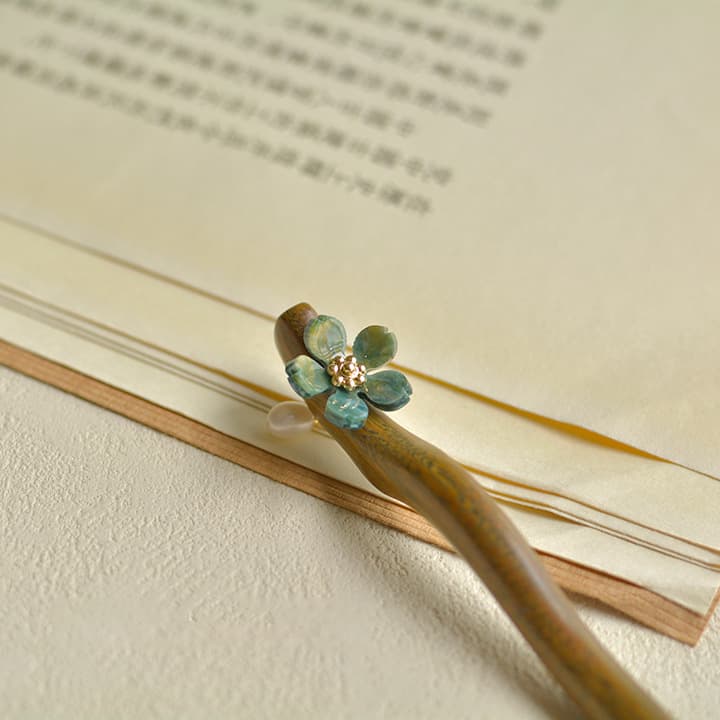 Dark green and blue hairpin [natural green sandalwood]