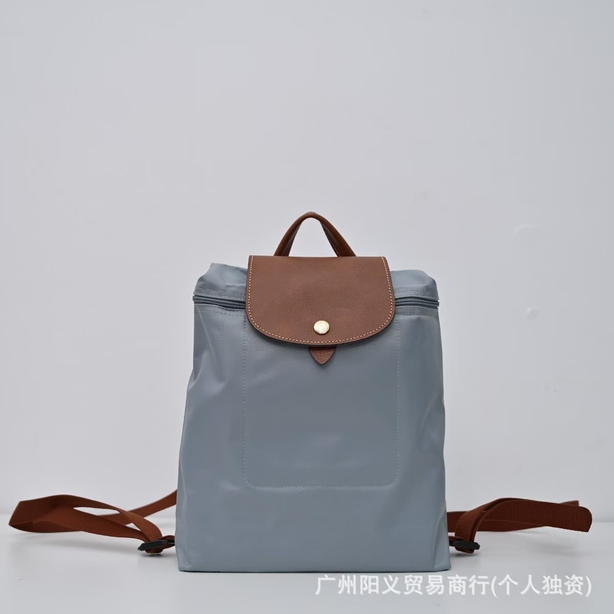 Classic steel gray shoulders