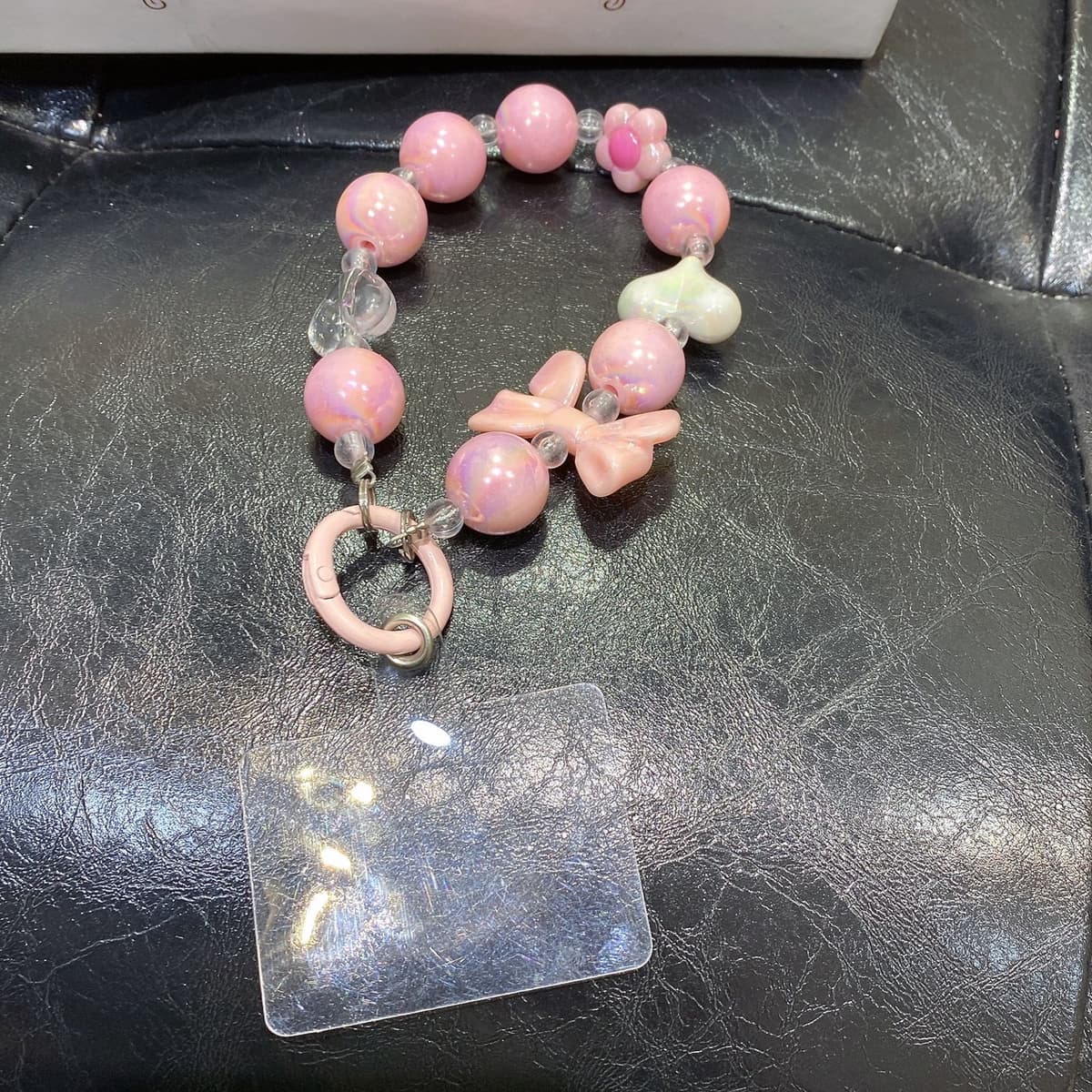 Flower beaded mobile phone chain pink