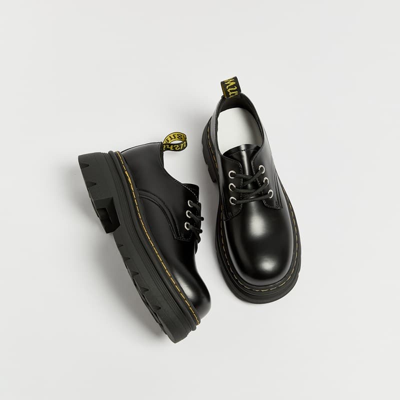 Black flat bottom