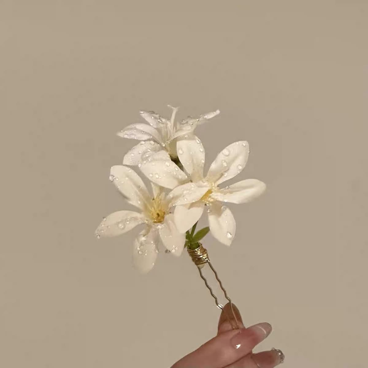 Single flower hairpin