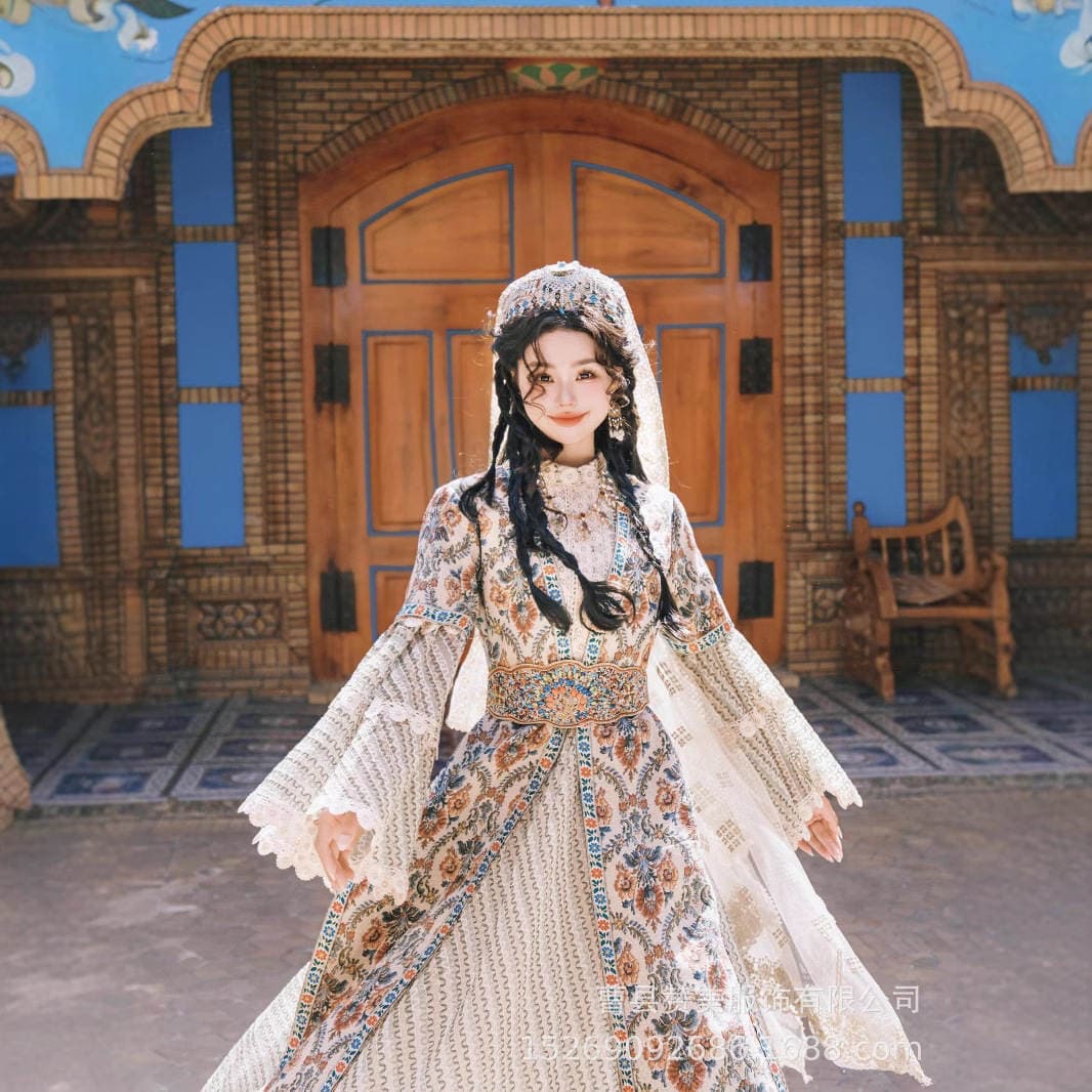 Photo Studio New Style Xinjiang Uyghur Ethnic Minority Girl Travel Photography Yunnan Dali Lijiang Photo Photography Clothing 2