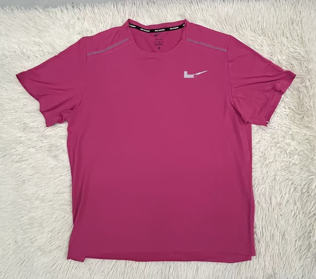 T-shirt pink