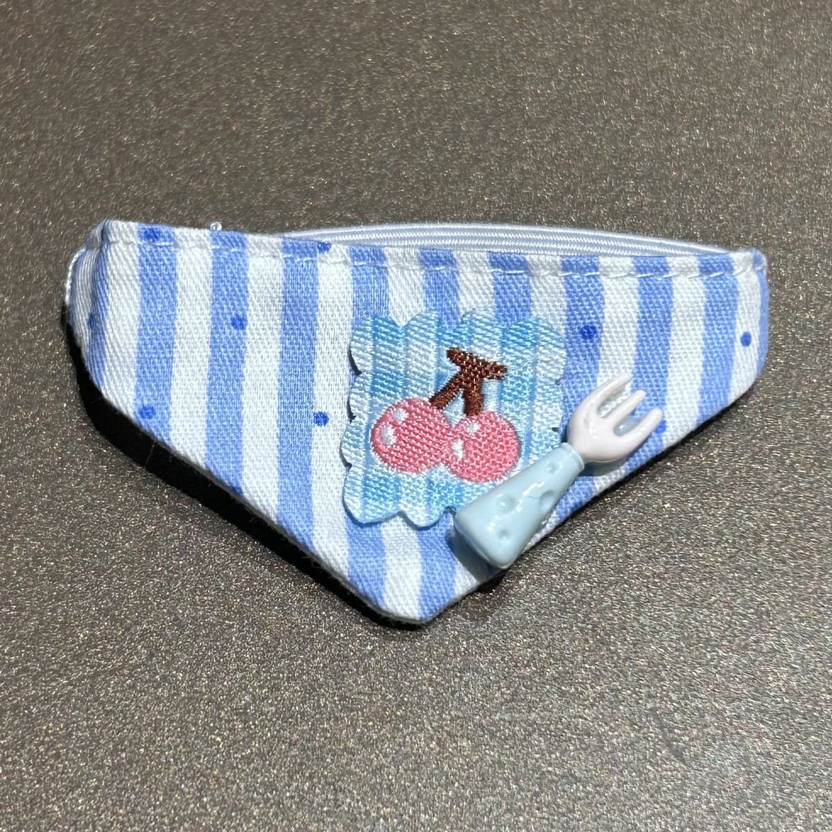 Qh136 blue cherry triangle scarf