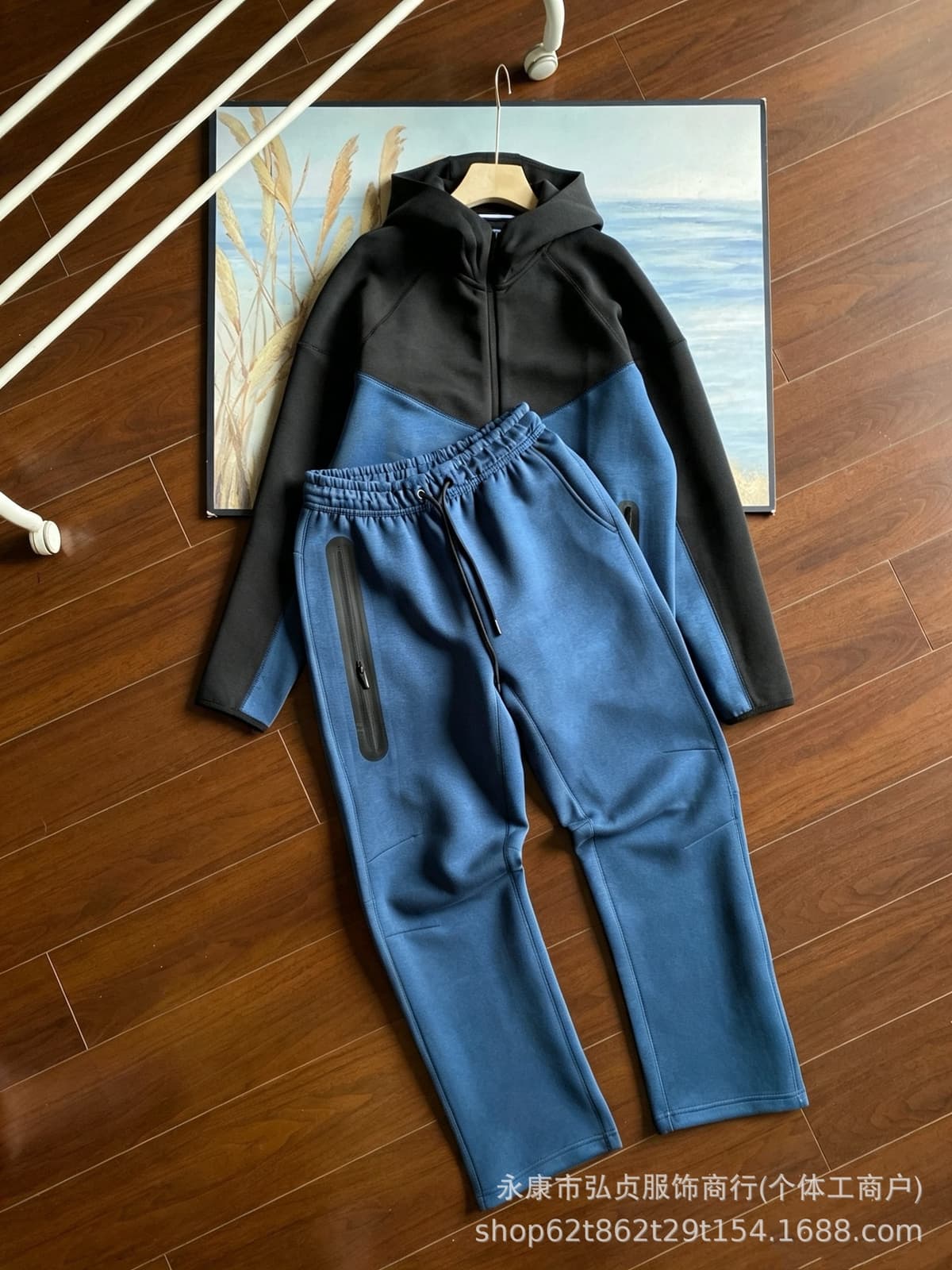 Set. black and blue