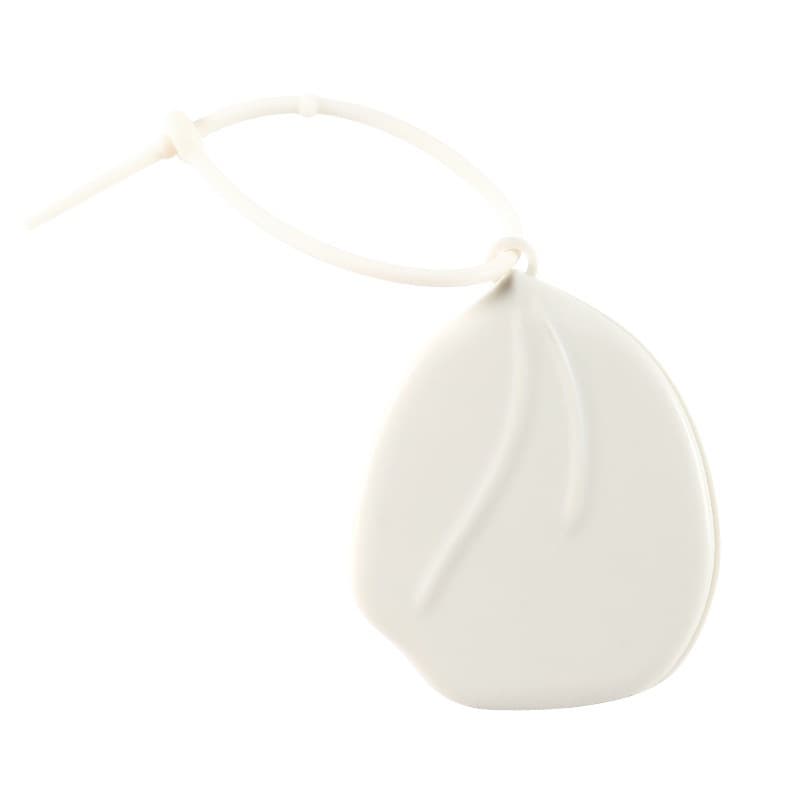 White (cedar + white tea)