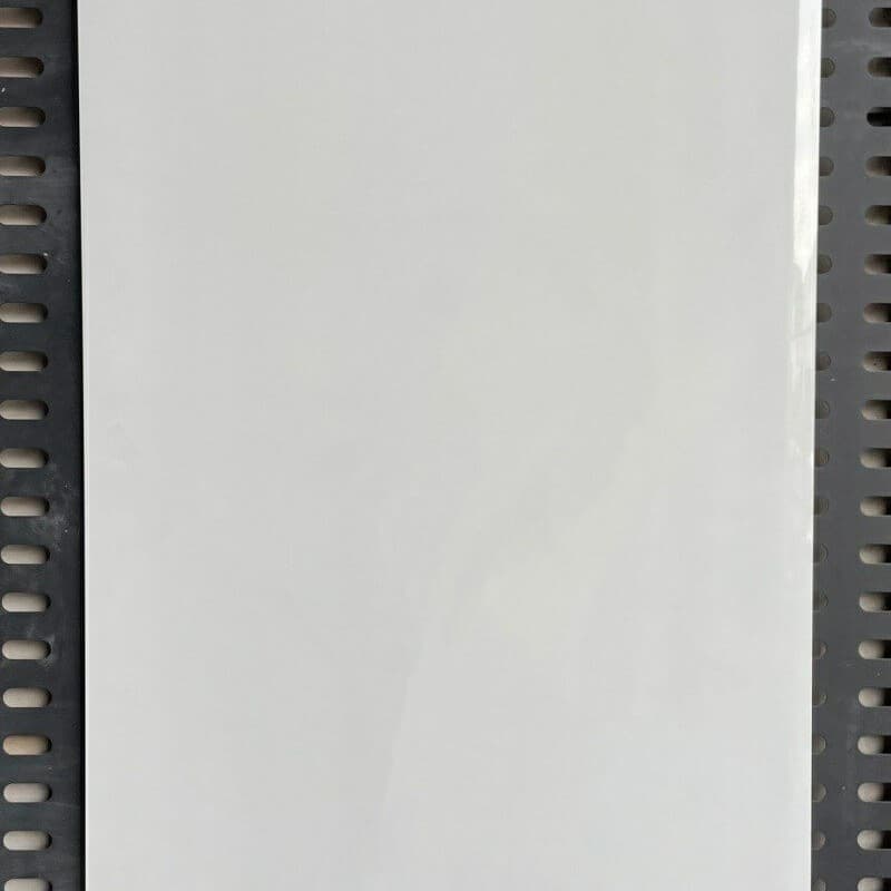 157000