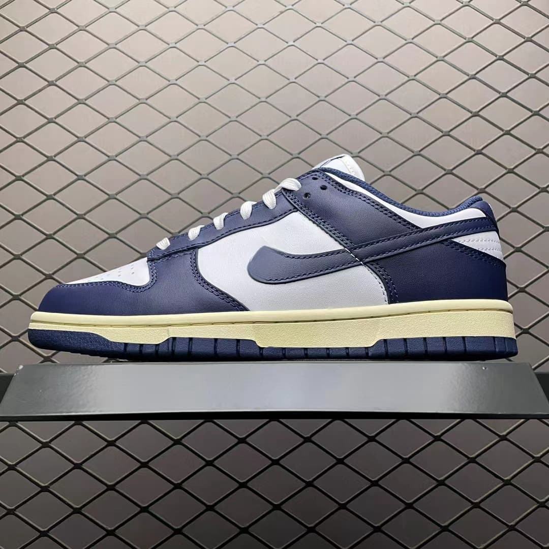 Dunk white dark blue