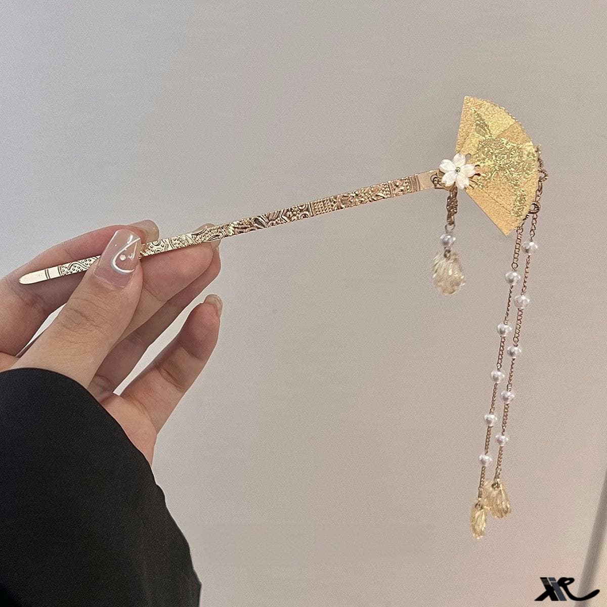 Golden fan (not foldableable