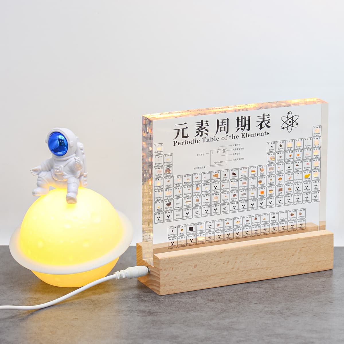 Chinese-english bilingual [built-in 83 elements] transparent model + usb light base + blue astronaut ornament