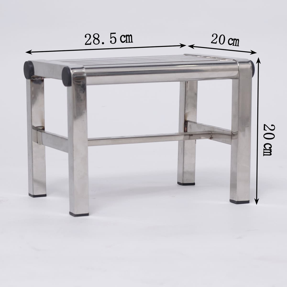 28cm long and 20cm wide [height 20cm cm]