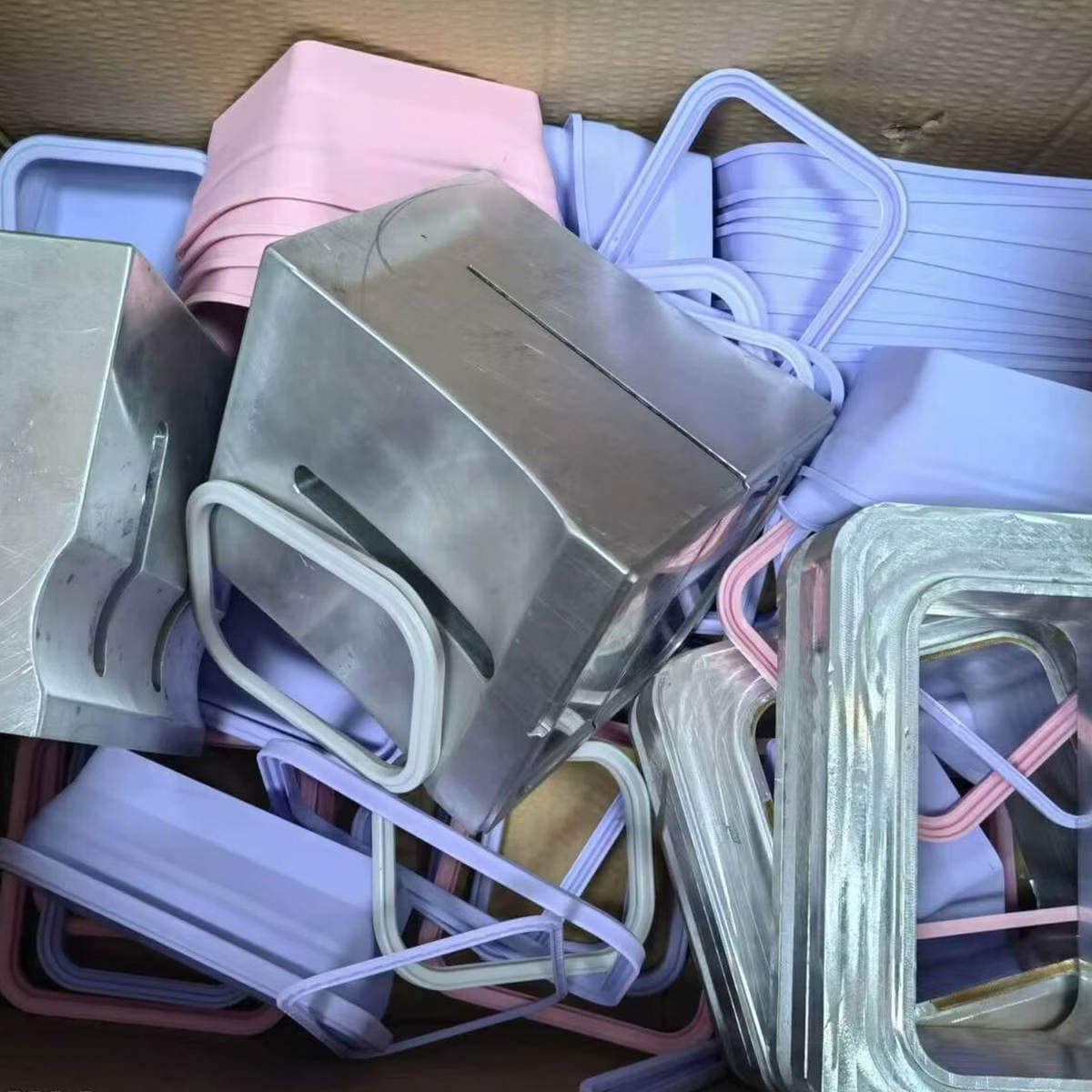 Powerful Factory Specializing in Ultrasonic Welding of Radiators and Various Shaped Toys, Including Wholesale of Welding Molds 4