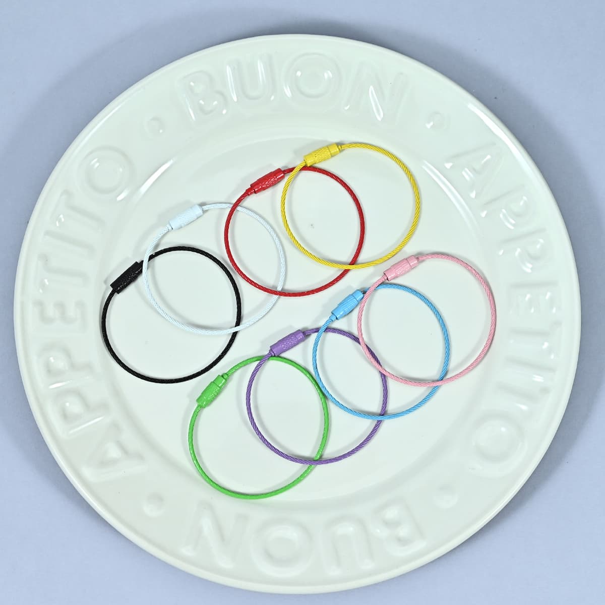 [random delivery of mixed colors] 5cm color wire ring