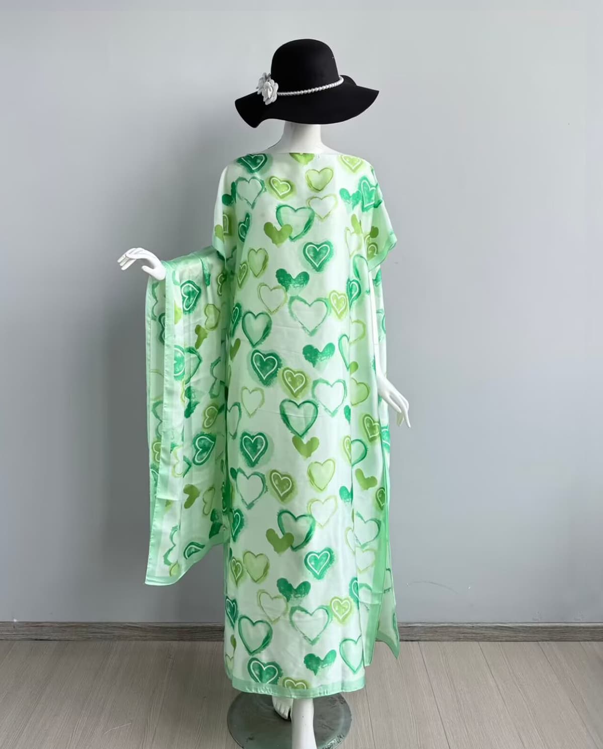 334-love-mint white grass green