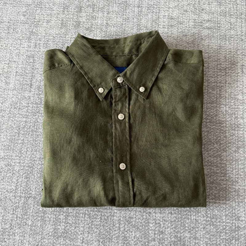 Dark green-orange label