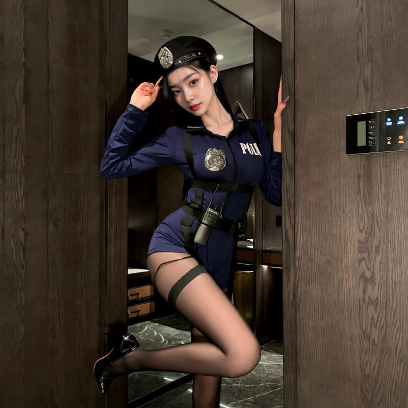 Five-piece set of tops, skirt, walkie-talkie, belt badge