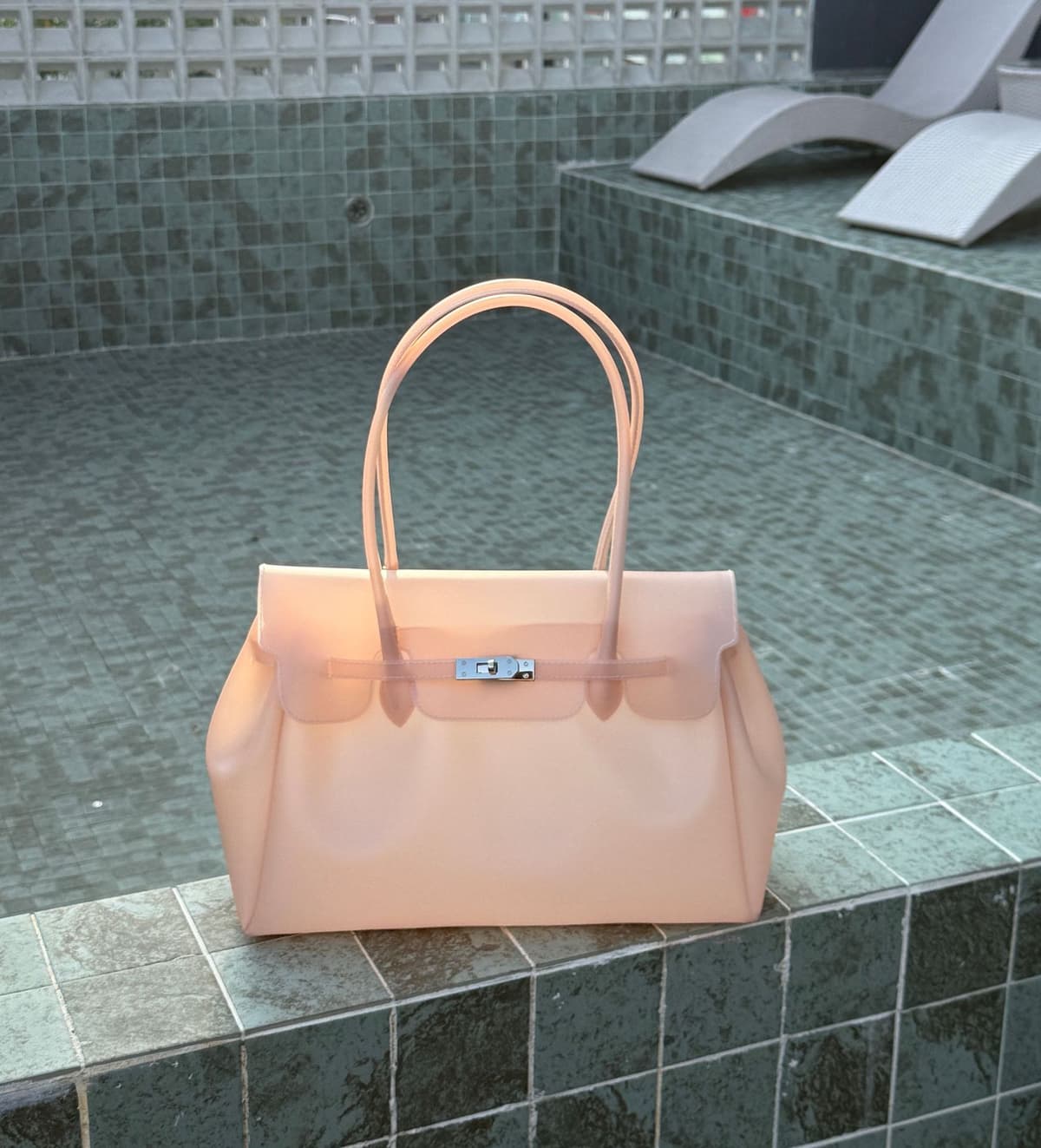 Tpu transparent light pink (with nails on the bottom)