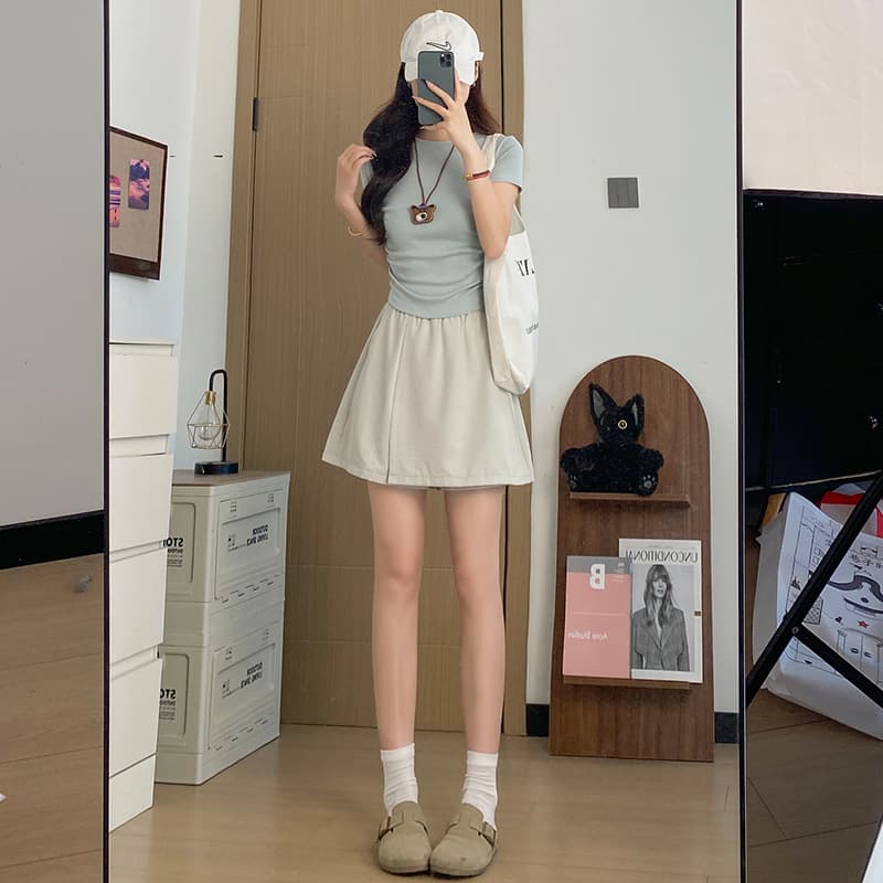 Khaki color