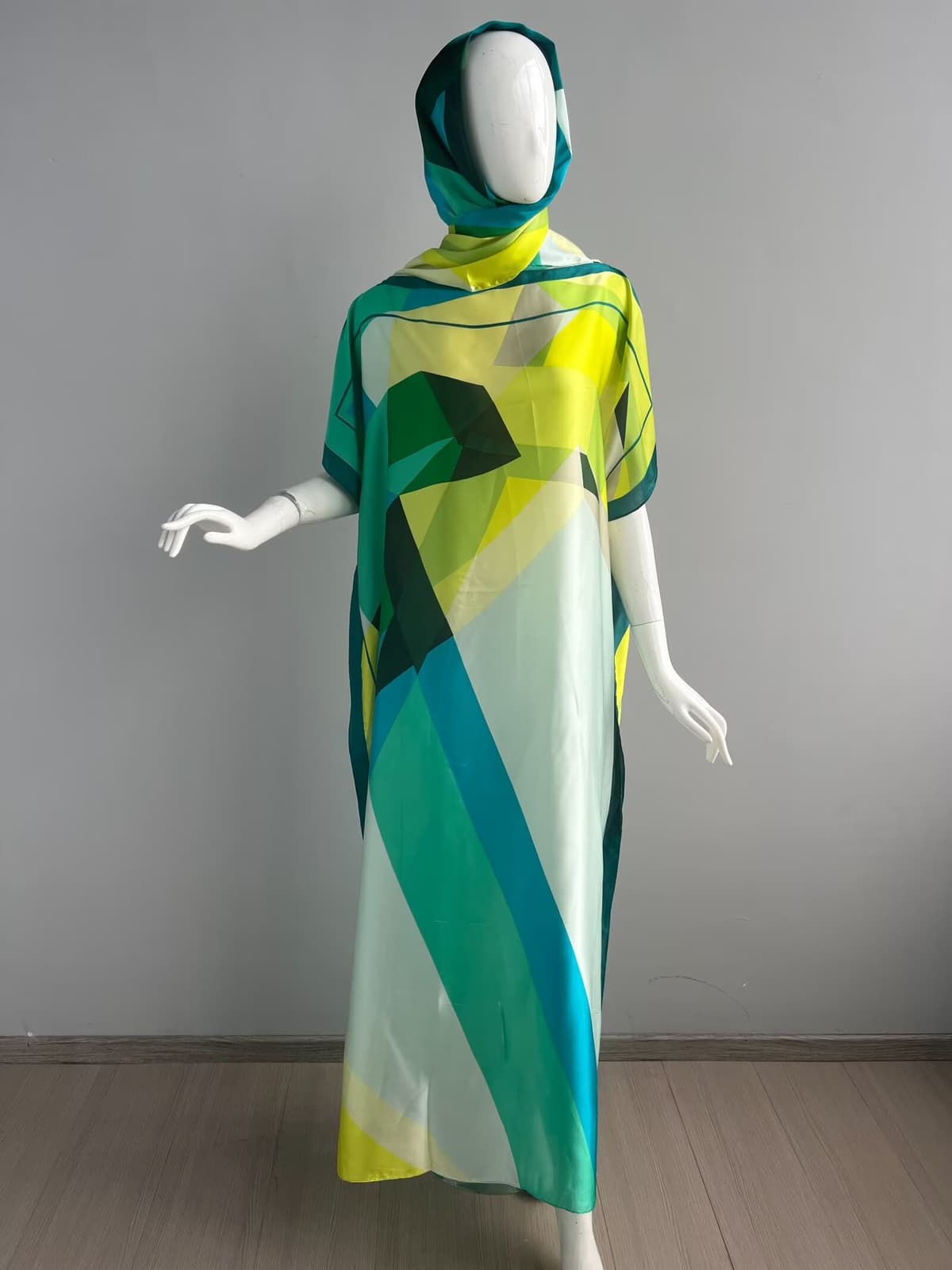 577-color geometry-green