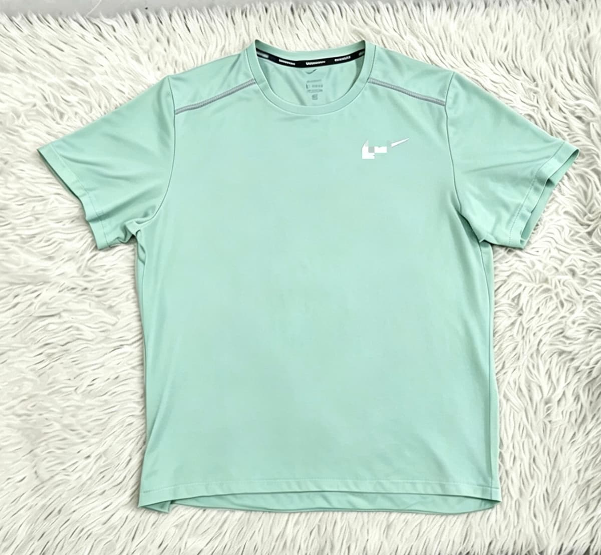 T-shirt green