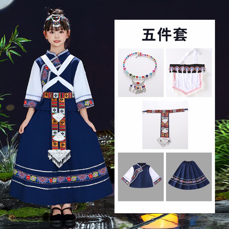 Women's children's suit + crescent headdress