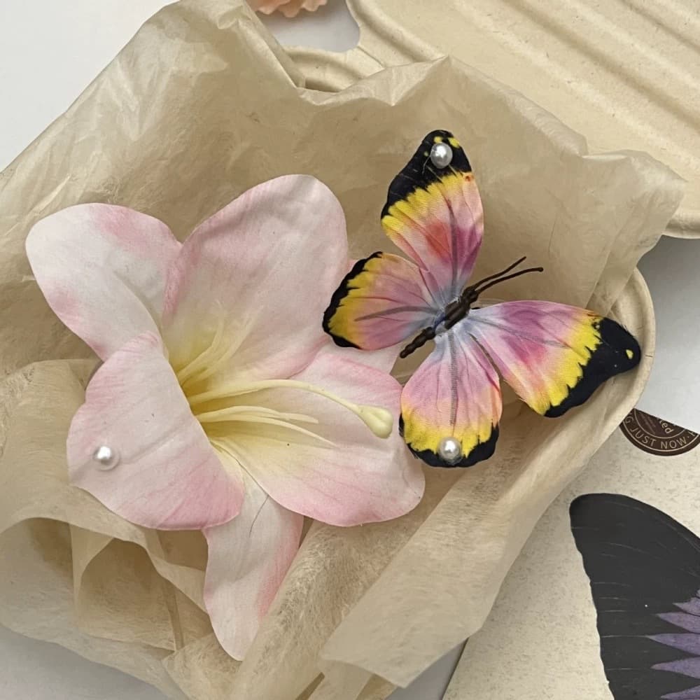 Pink lily butterfly lazy clip