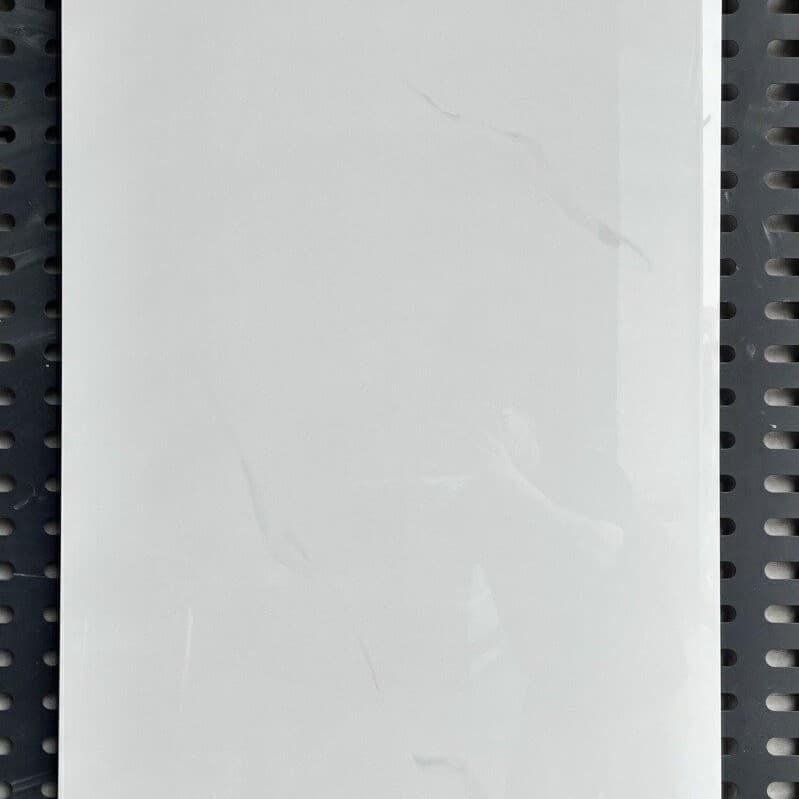 157001