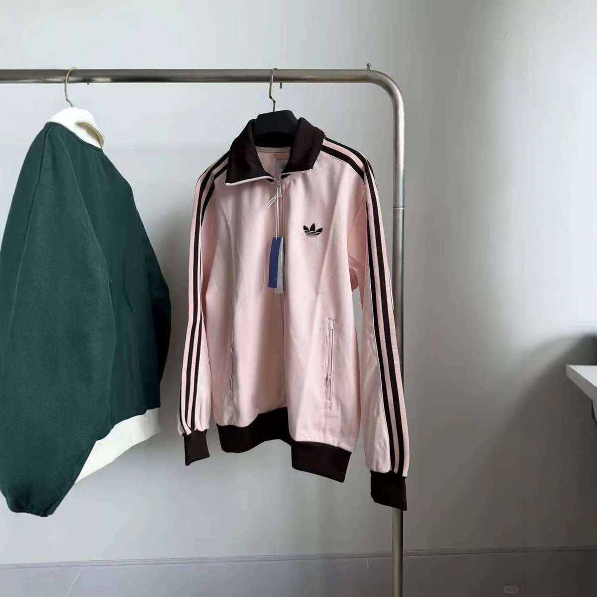1664-pink-no english letter mark