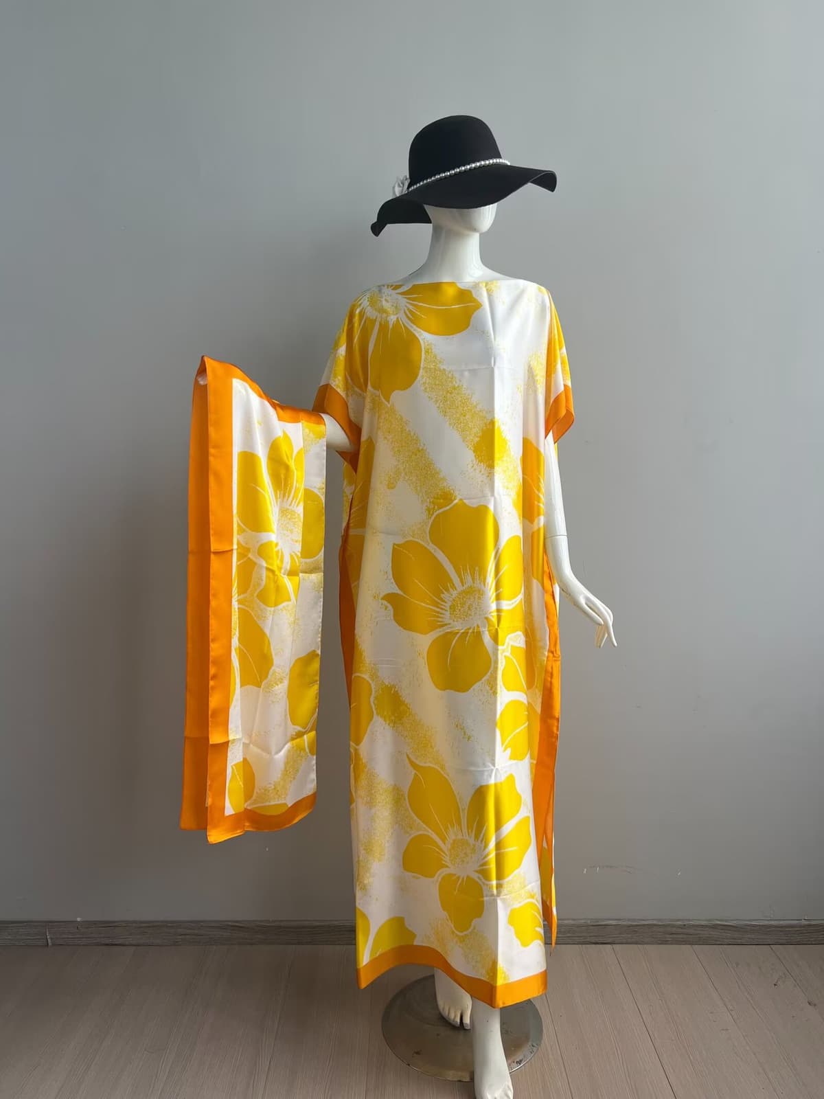 172-island hibiscus-white golden