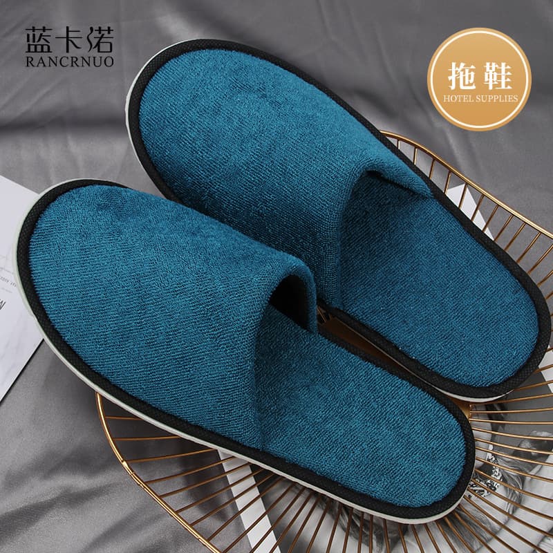 10 pairs of slippers