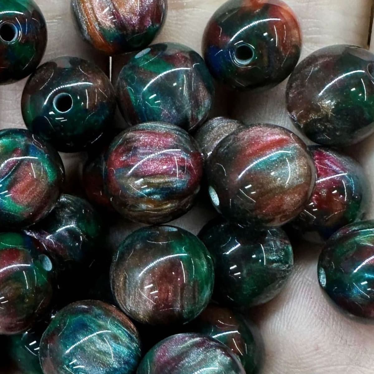 8 gilt oil painting beads resin round beads