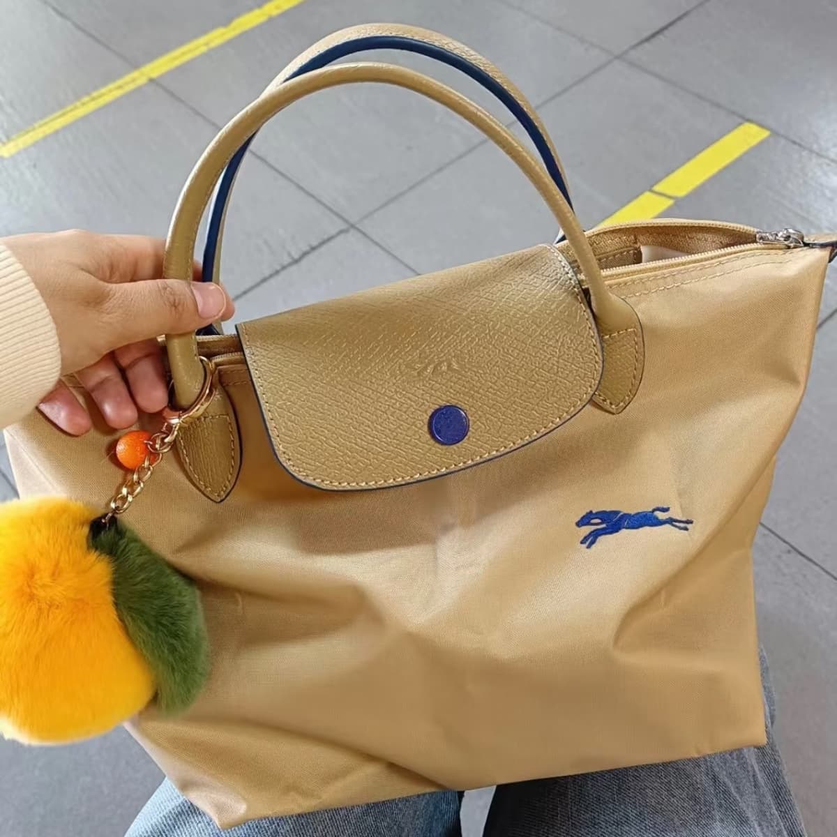 Anniversary khaki